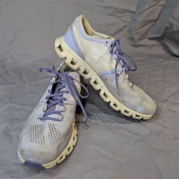 On Running QC On Cloud White and Purple Athletic Running Shoes Sneakers Wmn 7.5 - Picture 1 of 9